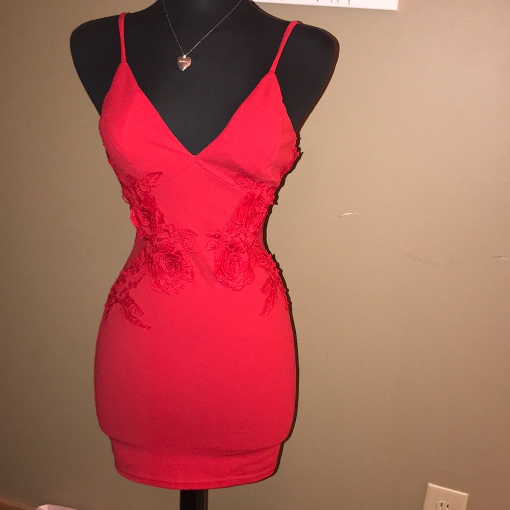 • Red dress •